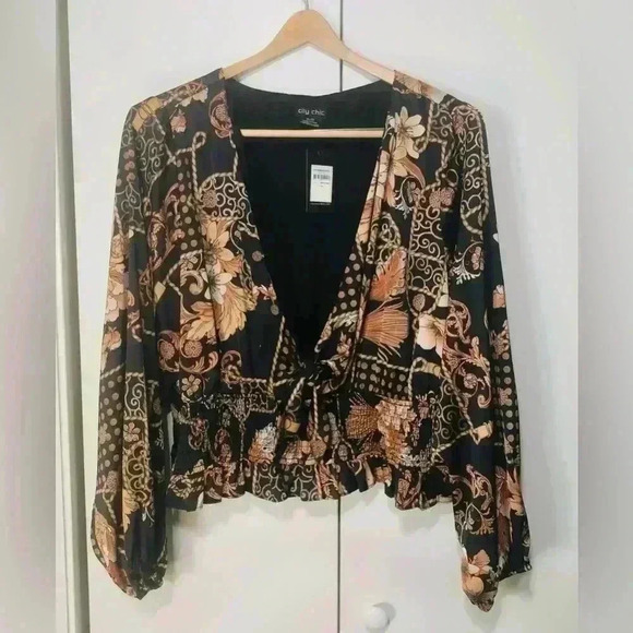 City Chic Women Silky Crop V Neck Long Sleeve Gold and Black Blouse Size XL/22 - Picture 1 of 16